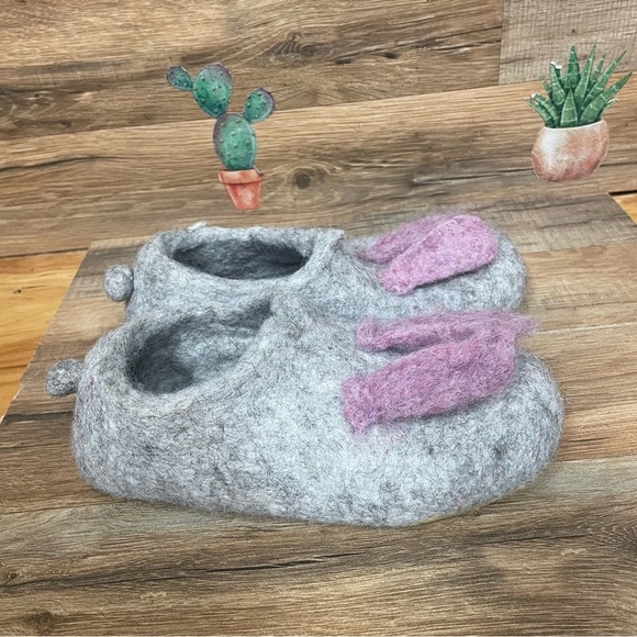 Wool felted slippers women’s or kids bunny ears size 4/6 - Picture 1 of 6